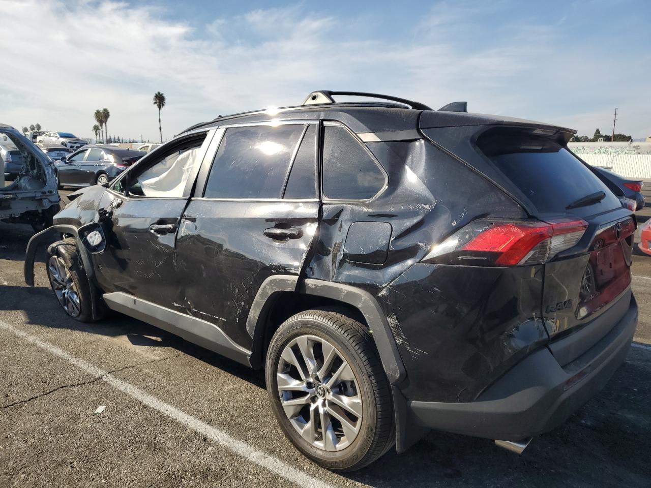 2022 TOYOTA RAV4 XLE PREMIUM VIN:2T3C1RFV6NC200029