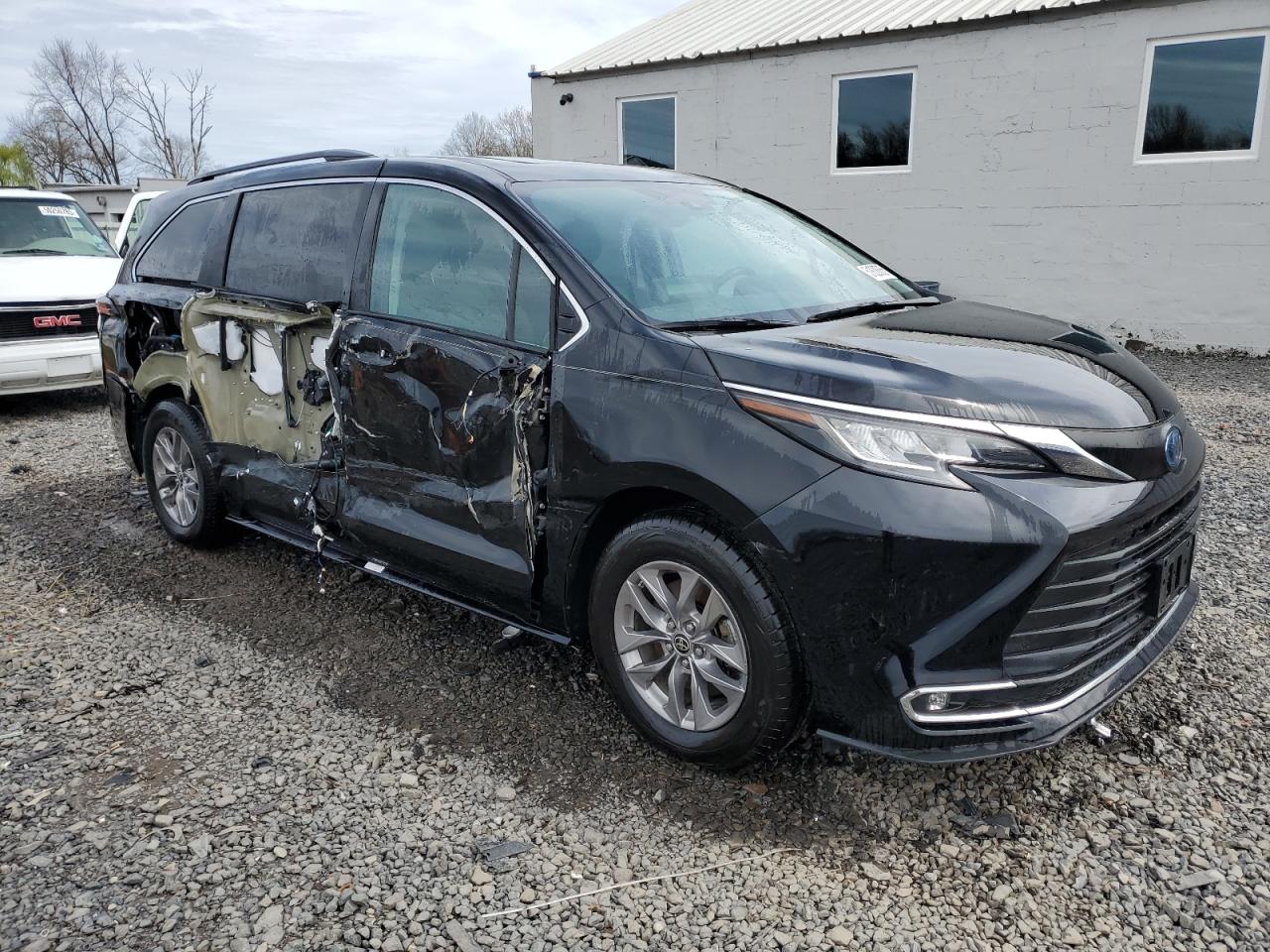 2022 TOYOTA SIENNA XLE VIN:5TDYSKFC2NS057332