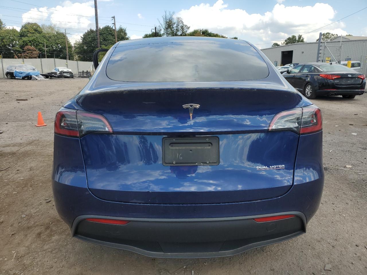 2023 TESLA MODEL Y  VIN:7SAYGDEF8PF870211