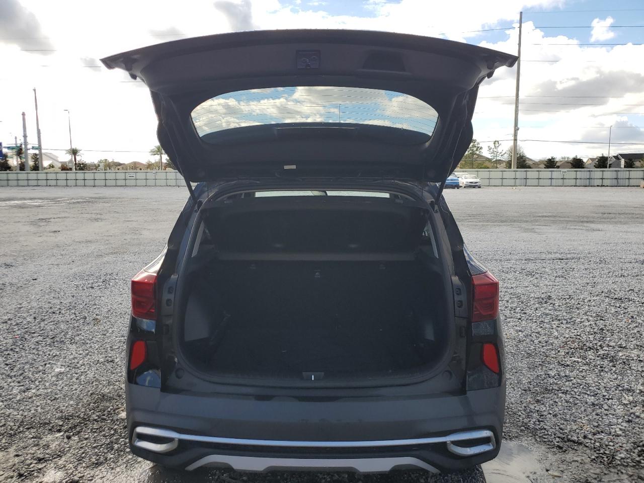 2023 KIA SELTOS SX VIN:KNDETCA24P7352126