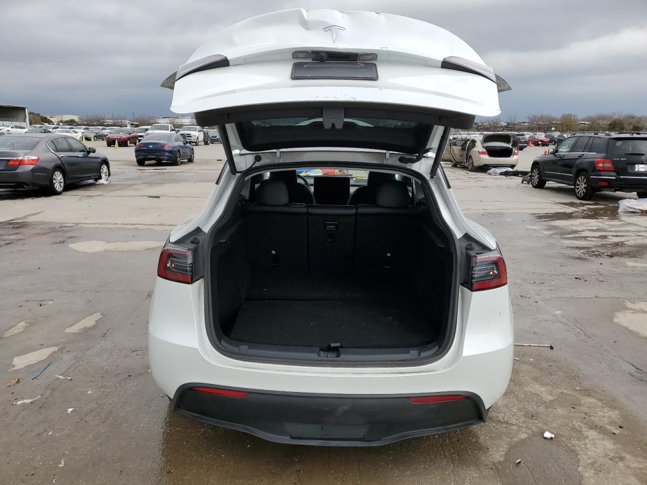 2023 TESLA MODEL Y  VIN:7SAYGDED2PF949646
