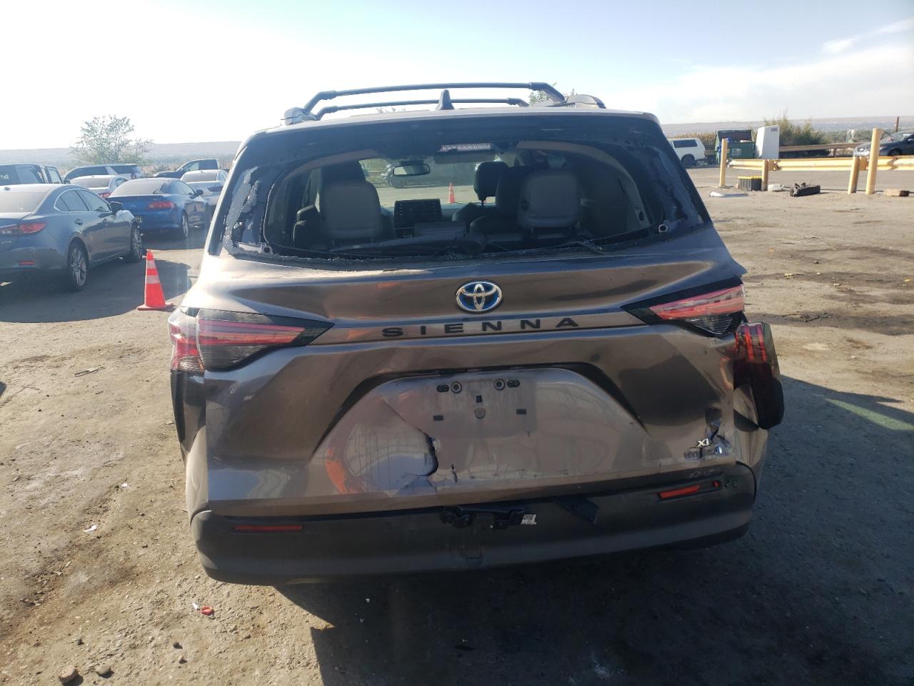 2022 TOYOTA SIENNA XLE VIN:5TDYRKEC6NS087673