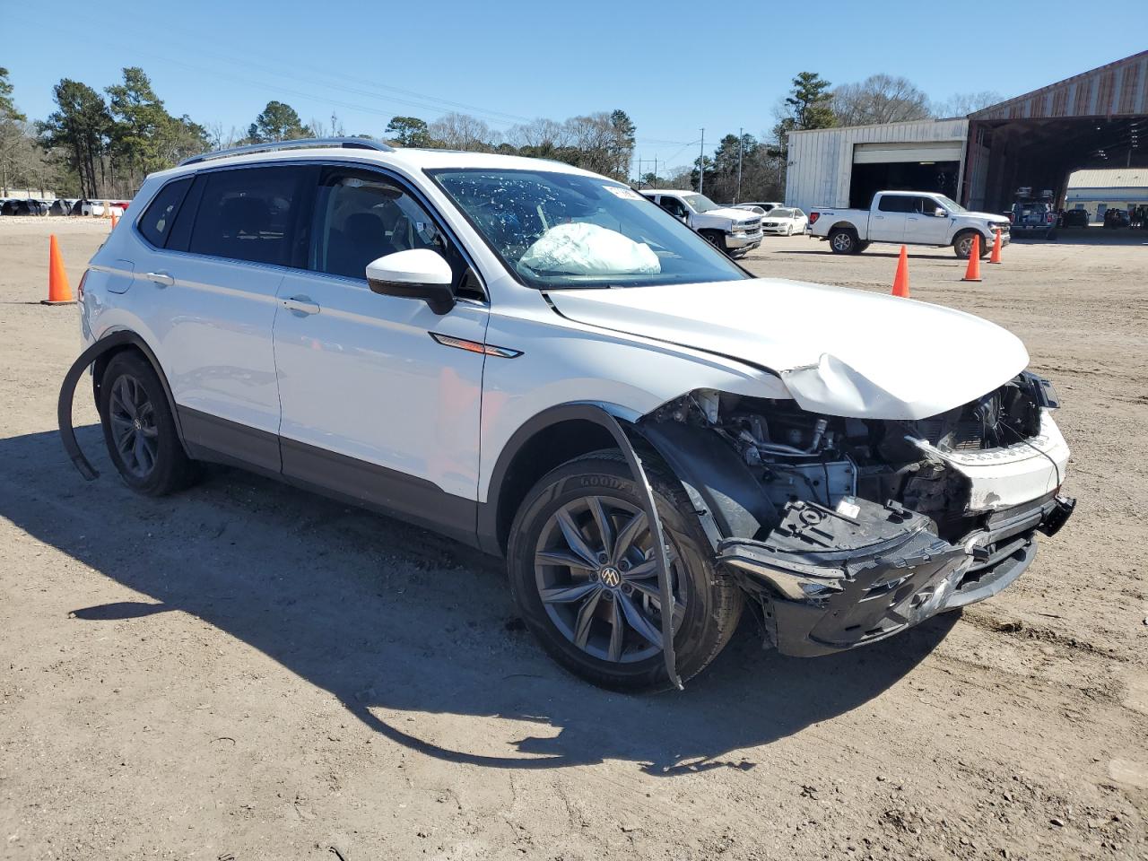 2022 VOLKSWAGEN TIGUAN SE VIN:3VV3B7AX6NM014132