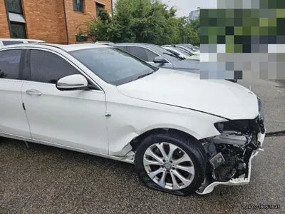 2016 Mercedes-Benz E 220 VIN: