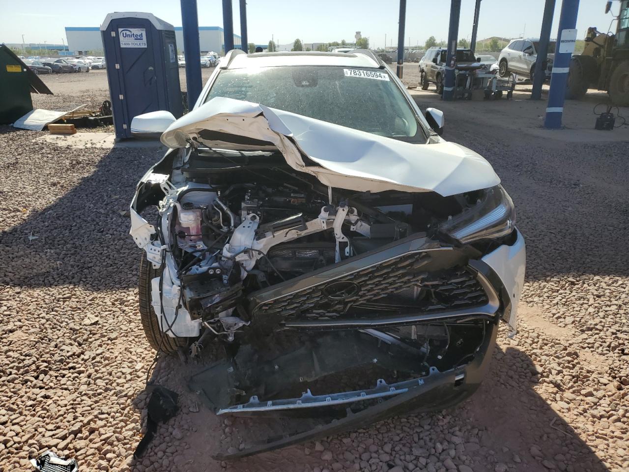 2022 TOYOTA COROLLA CROSS XLE VIN:7MUDAAAG5NV034879