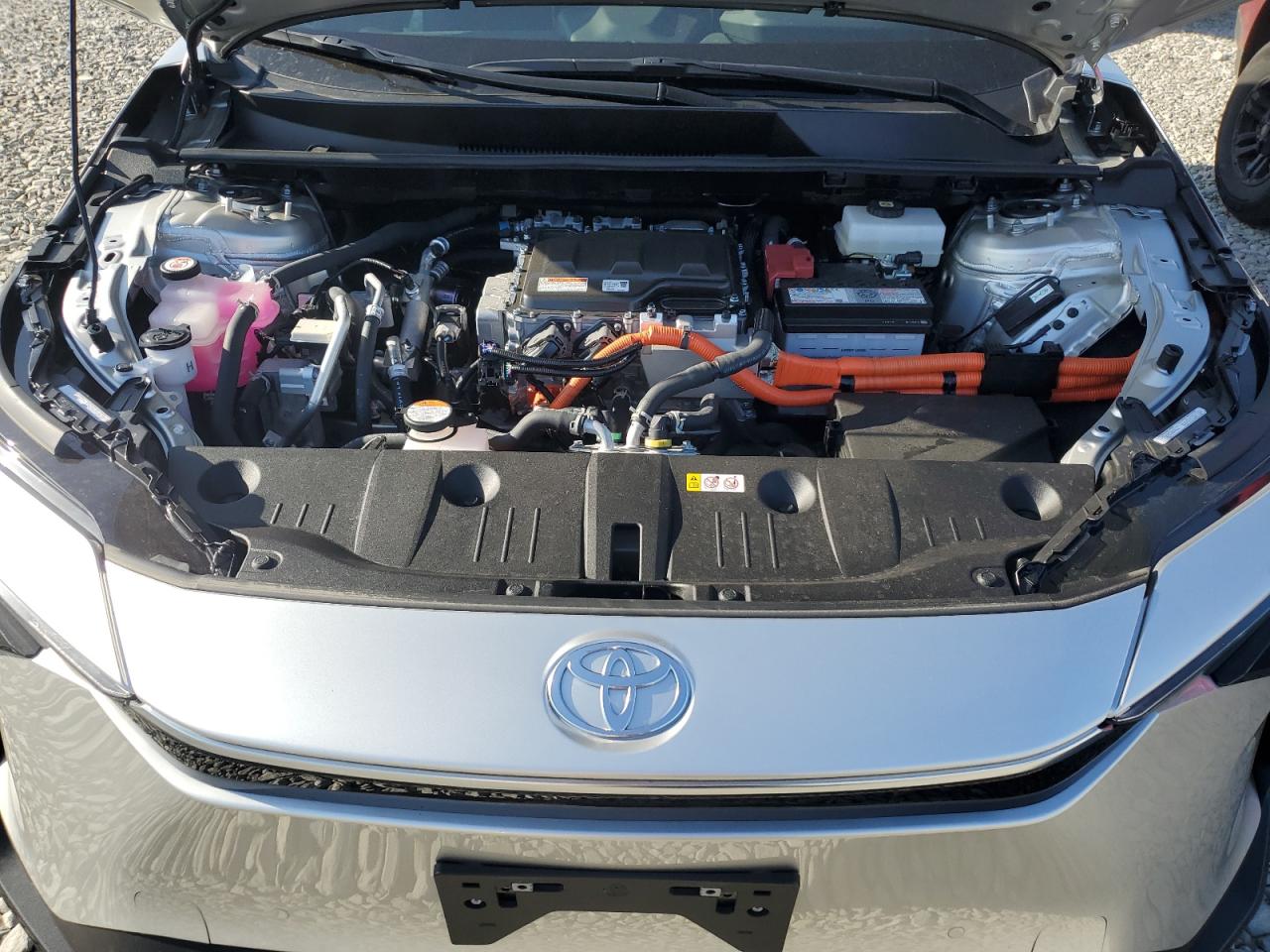 2024 TOYOTA BZ4X XLE VIN:JTMABACA5RA070285