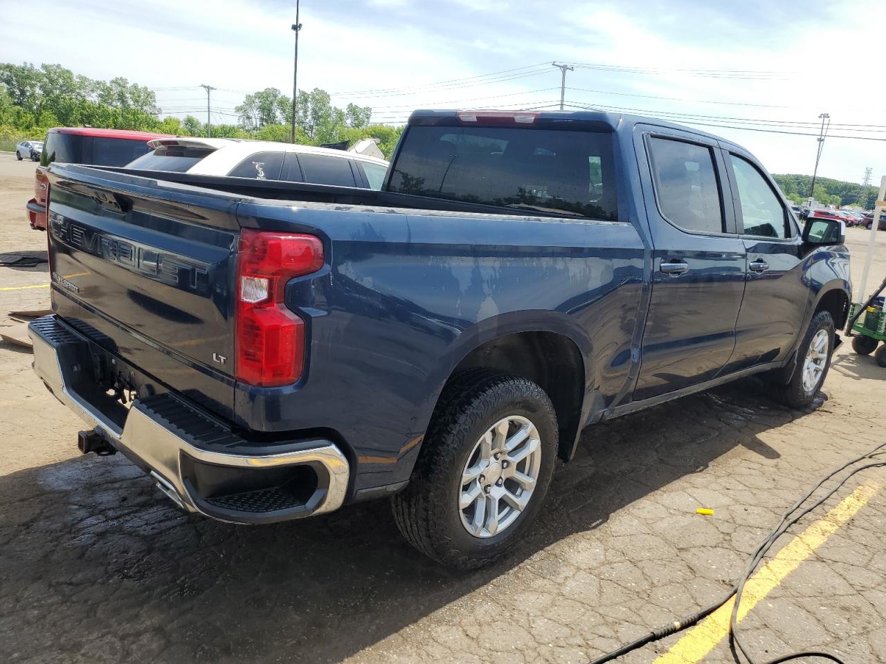 2022 CHEVROLET SILVERADO K1500 LT VIN:1GCUDDEDXNZ591465