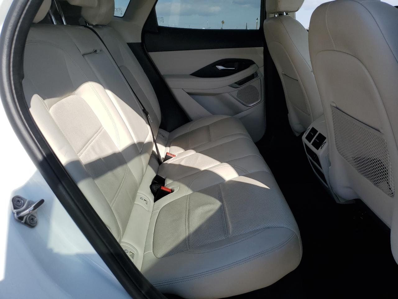 2022 JAGUAR E-PACE SE VIN:SADFP2FX2N1029401