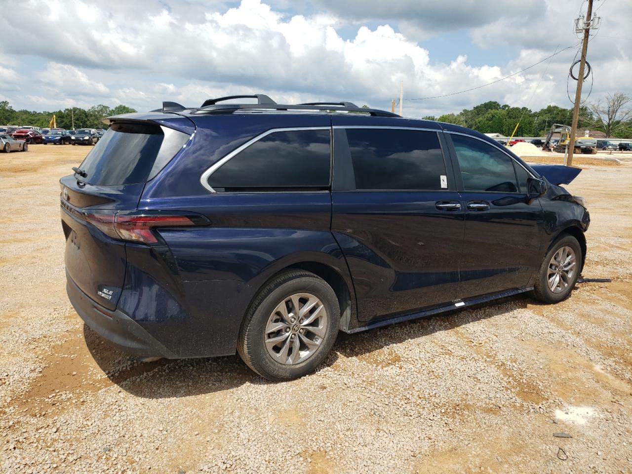 2023 TOYOTA SIENNA XLE VIN:5TDYRKEC3PS150070