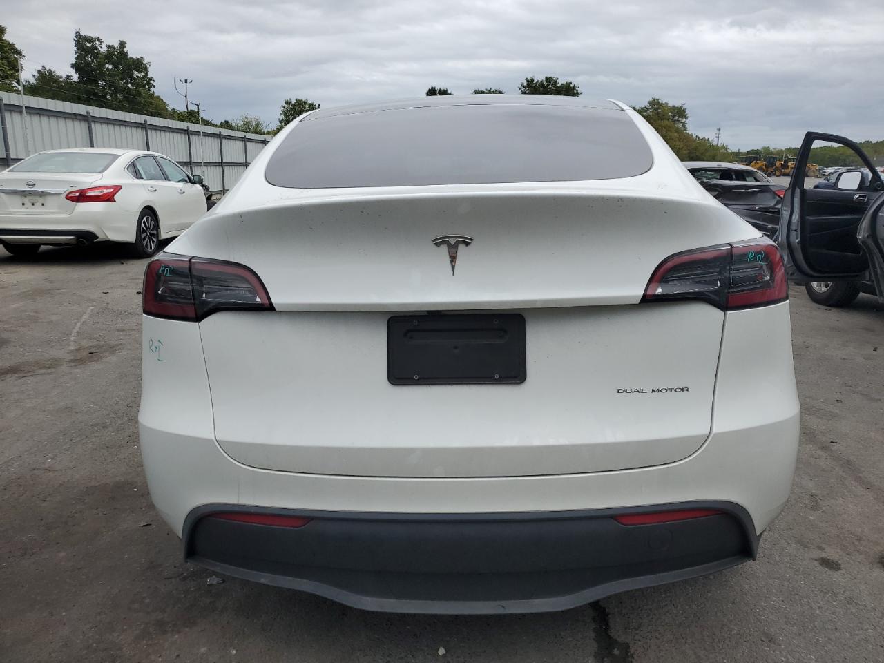 2023 TESLA MODEL Y  VIN:7SAYGDEE1PF839759