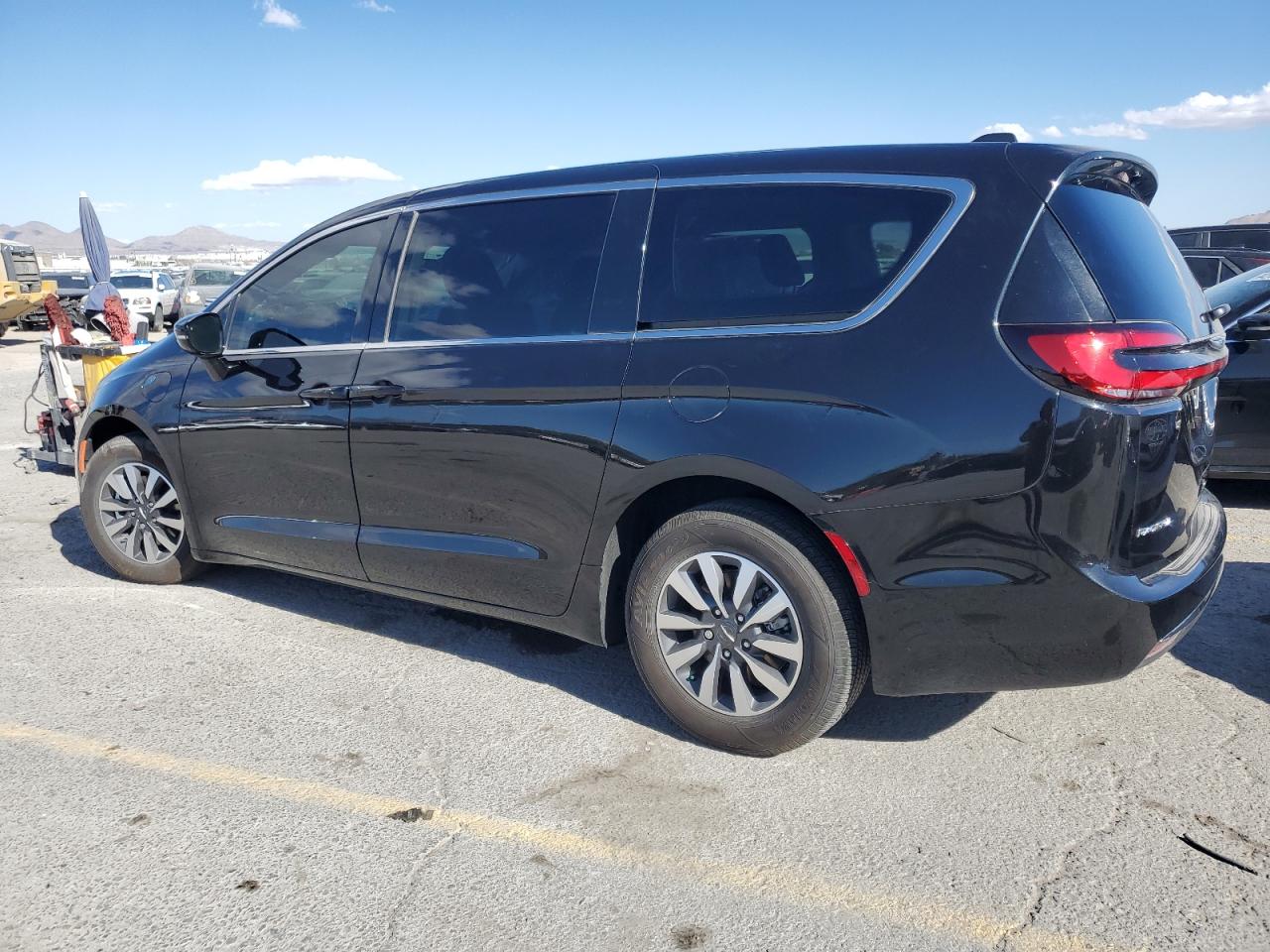 2022 CHRYSLER PACIFICA HYBRID TOURING L VIN:2C4RC1L73NR207444