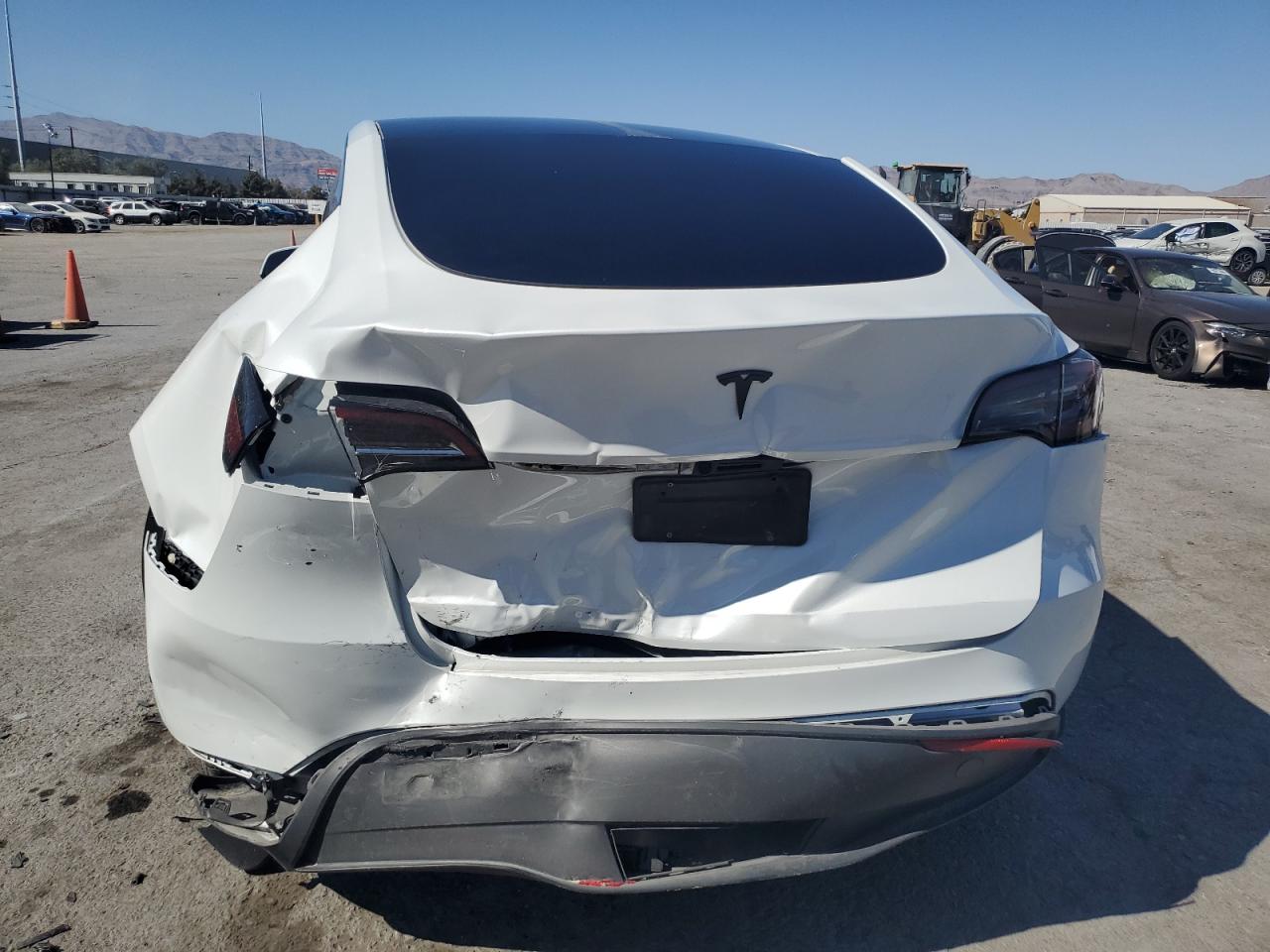 2023 TESLA MODEL Y  VIN:7SAYGDEEXPF617558