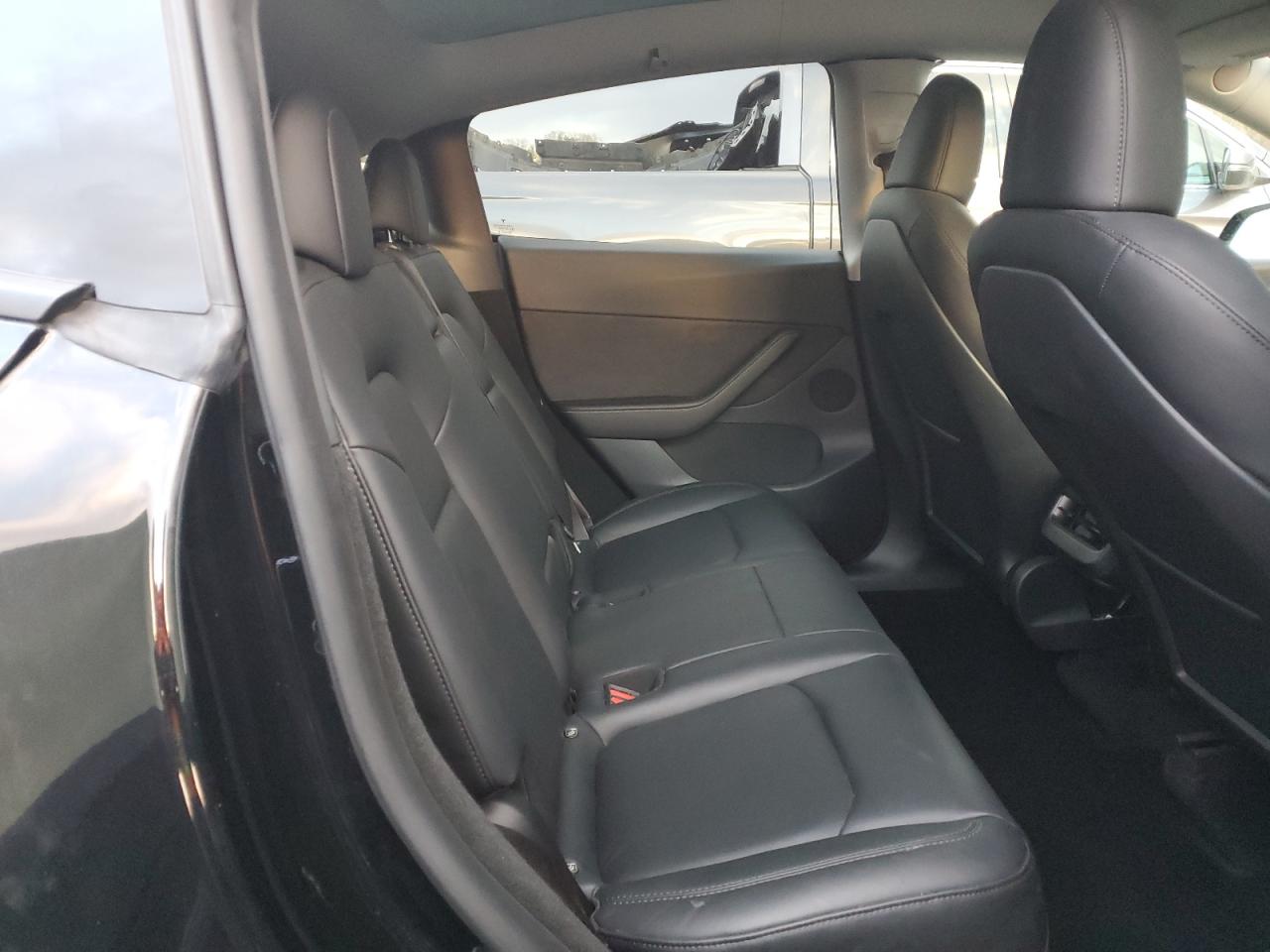 2022 TESLA MODEL Y  VIN:7SAYGDEE5NA007514