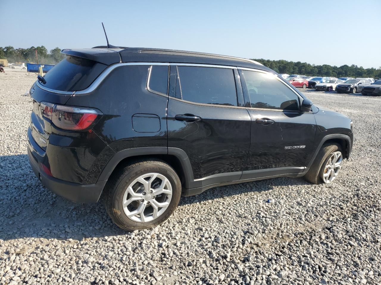 2024 JEEP COMPASS LATITUDE VIN:3C4NJDBNXRT114087