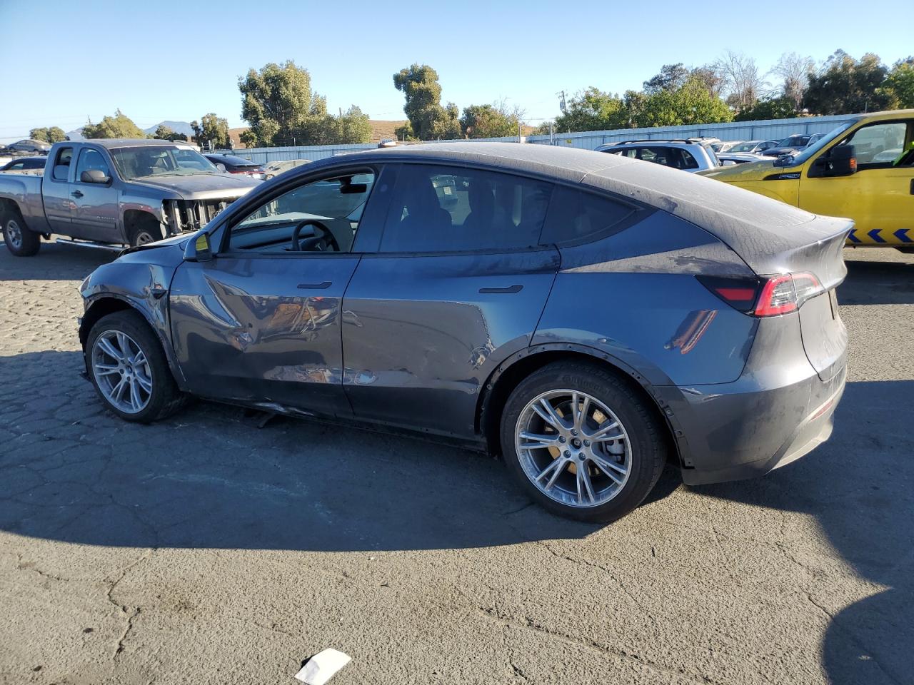 2023 TESLA MODEL Y  VIN:7SAYGDEDXPF933727