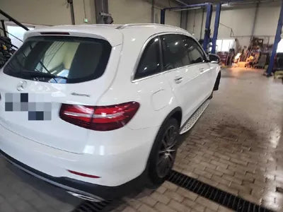 2019 Mercedes-Benz GLC 300 VIN: