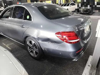 2018 Mercedes-Benz E 220 VIN: