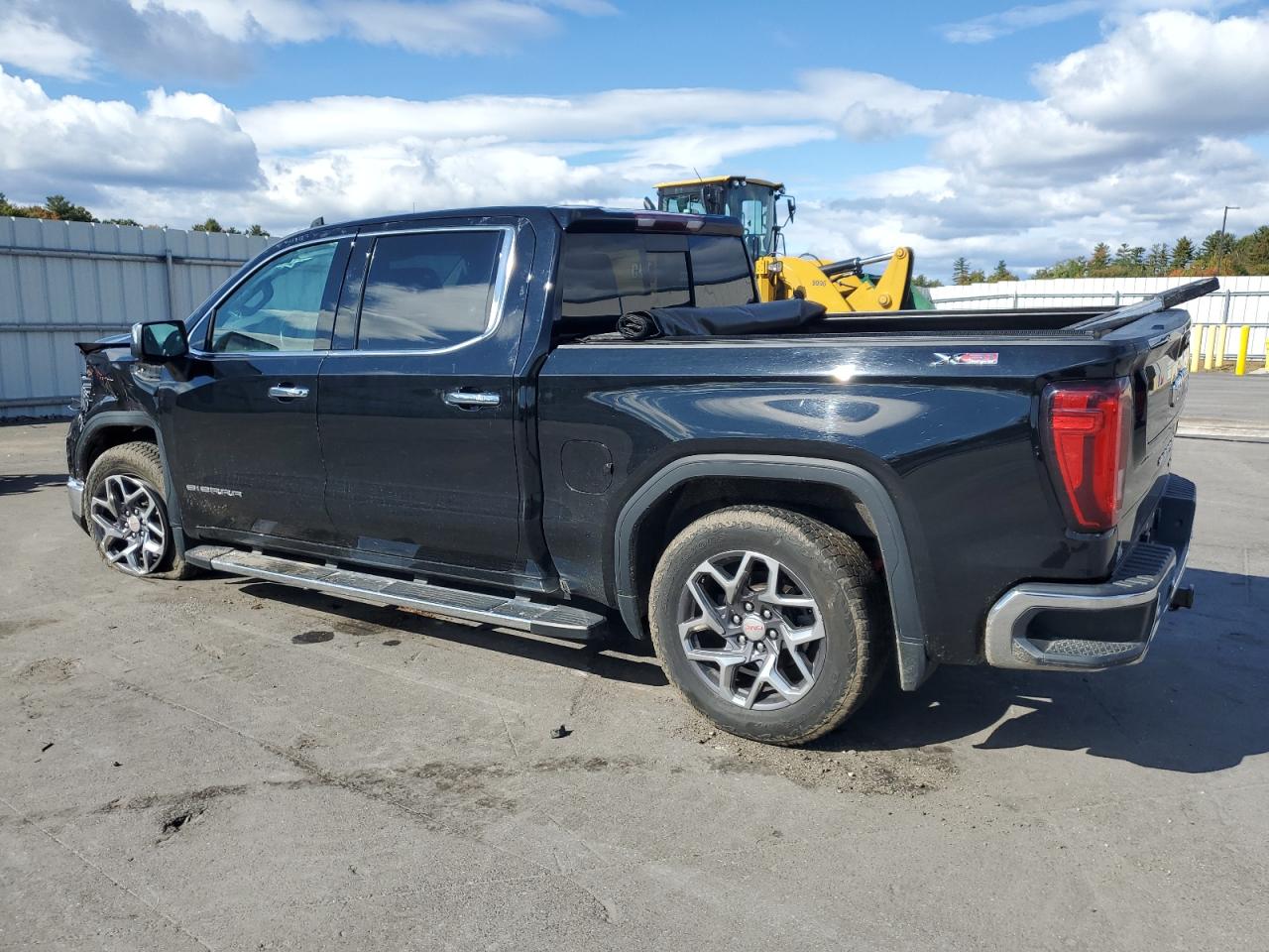 2022 GMC SIERRA K1500 SLT VIN:3GTUUDED9NG639666