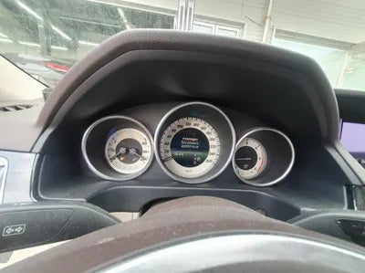 2016 Mercedes-Benz E 220 VIN: