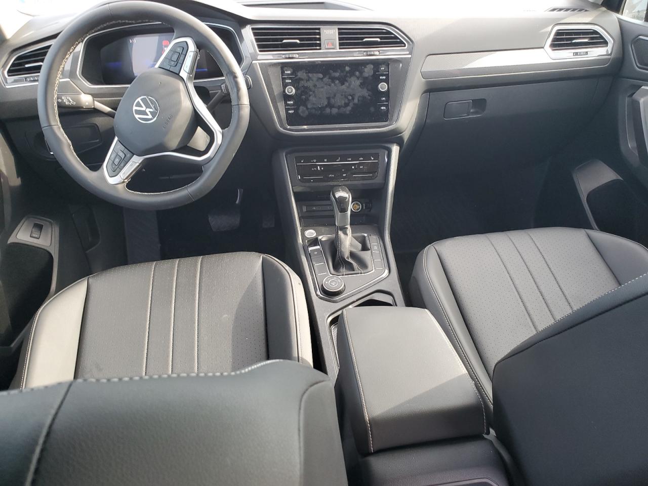 2024 VOLKSWAGEN TIGUAN SE VIN:3VV2B7AX4RM019590