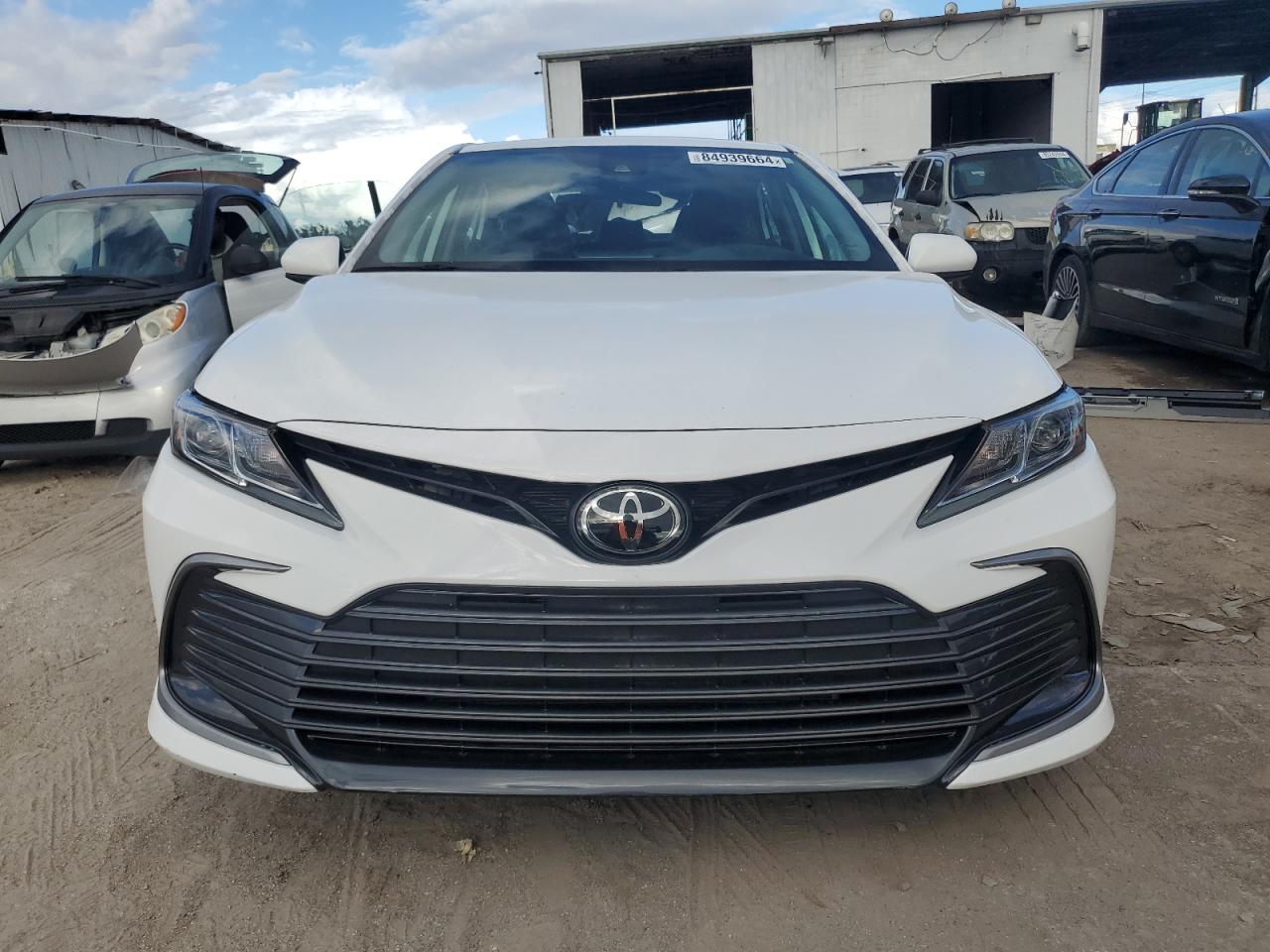 2022 TOYOTA CAMRY LE VIN:4T1C11AK2NU676235