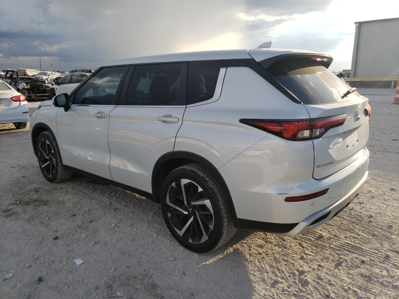 2022 MITSUBISHI OUTLANDER SE VIN:JA4J4UA88NZ017212