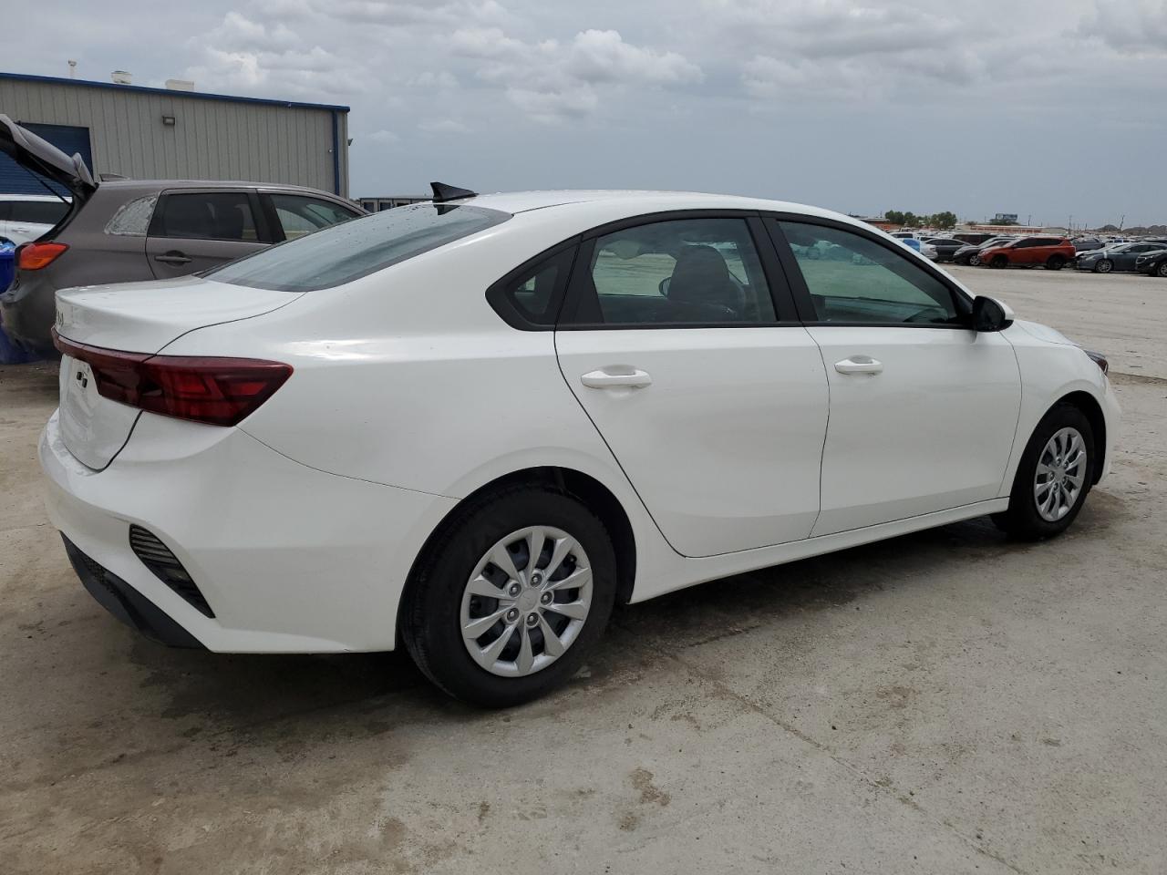 2024 KIA FORTE LX VIN:3KPF24AD5RE728494