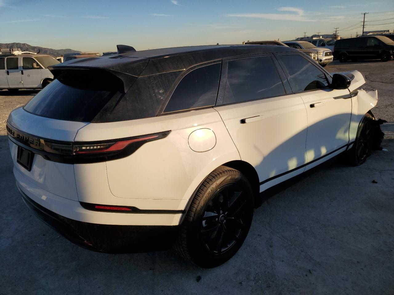 2024 LAND ROVER RANGE ROVER VELAR DYNAMIC SE VIN:SALYL2EX0RA391582