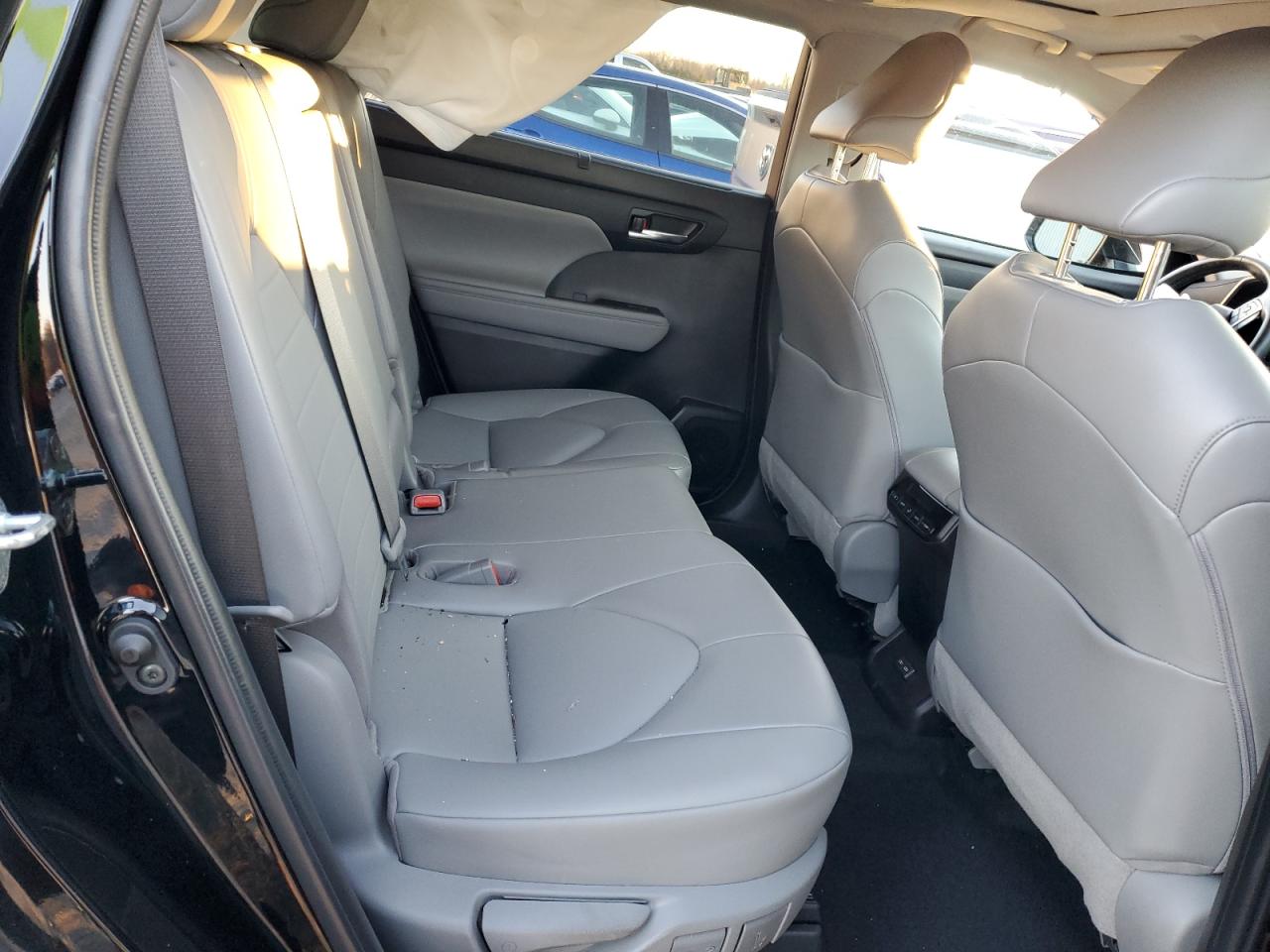 2022 TOYOTA HIGHLANDER XLE VIN:5TDGZRBH5NS176851