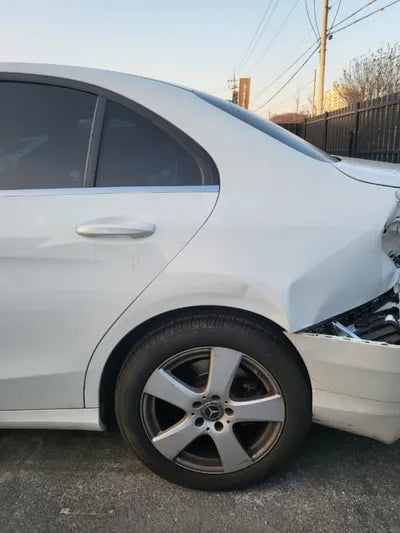 2018 Mercedes-Benz C 200 WDDWF4CB0JF709075 VIN:WDDWF4CB0JF709075