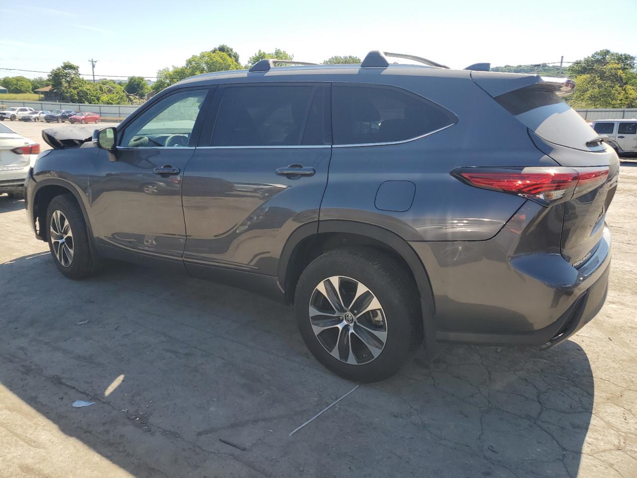 2022 TOYOTA HIGHLANDER XLE VIN:5TDHZRBH1NS244955