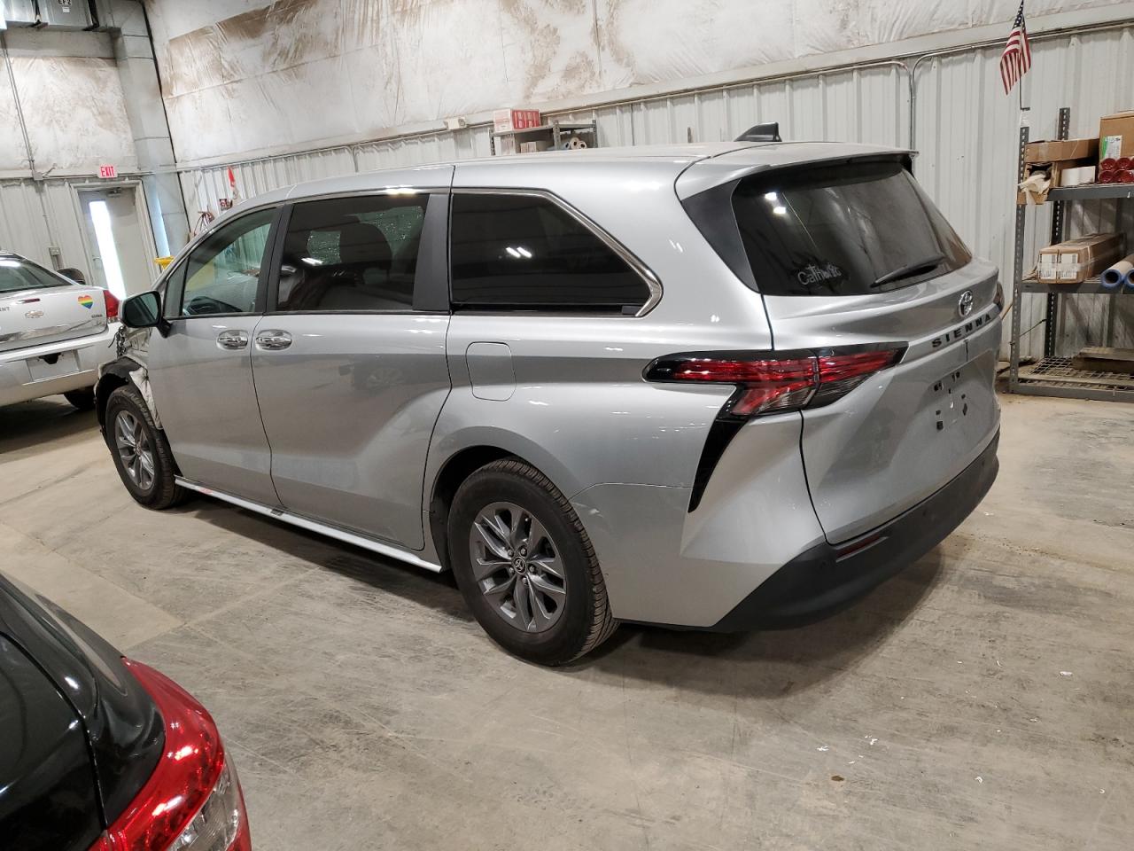 2022 TOYOTA SIENNA XLE VIN:5TDYRKEC9NS081950