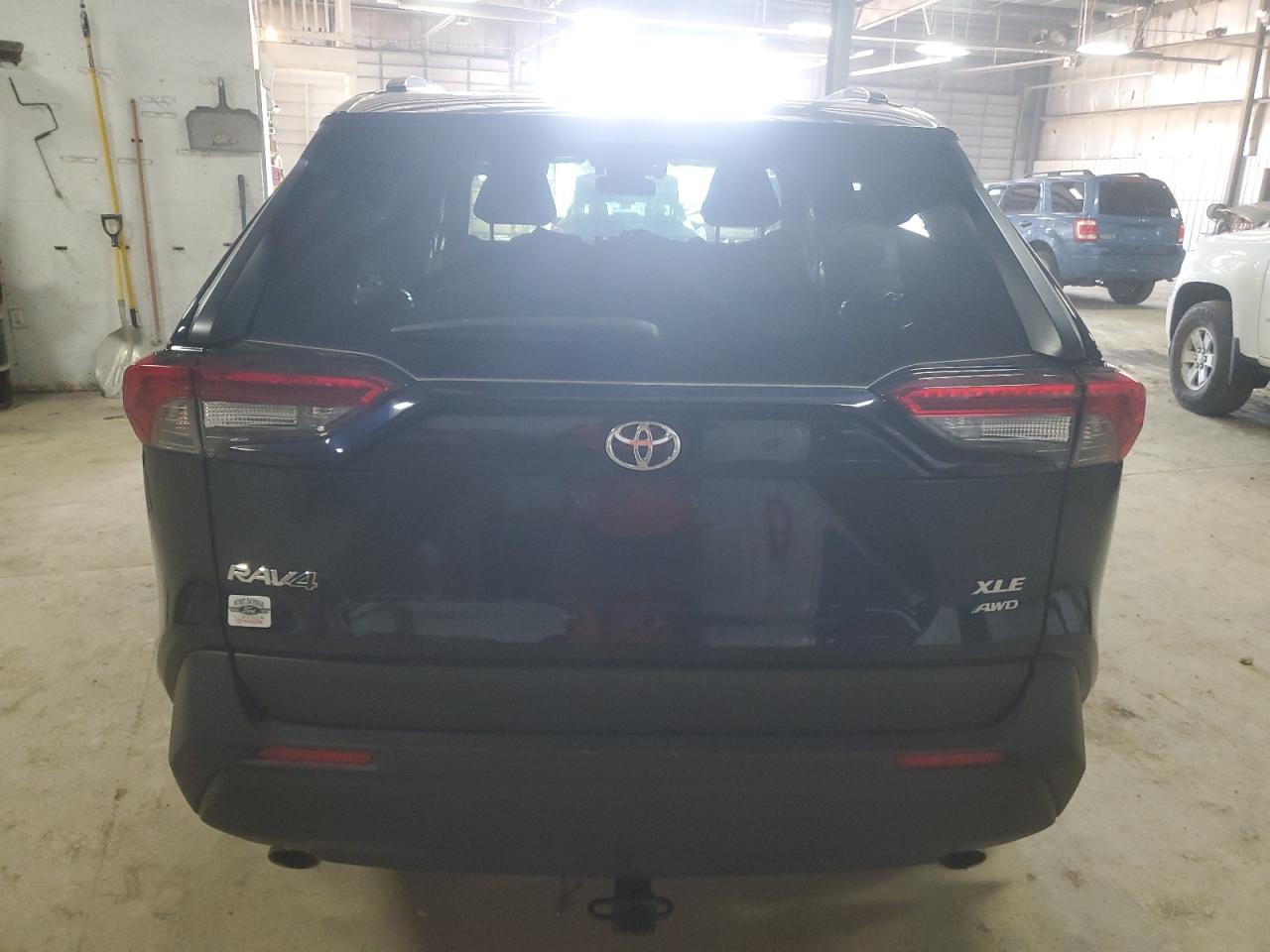 2022 TOYOTA RAV4 XLE PREMIUM VIN:JTMA1RFV4ND085210