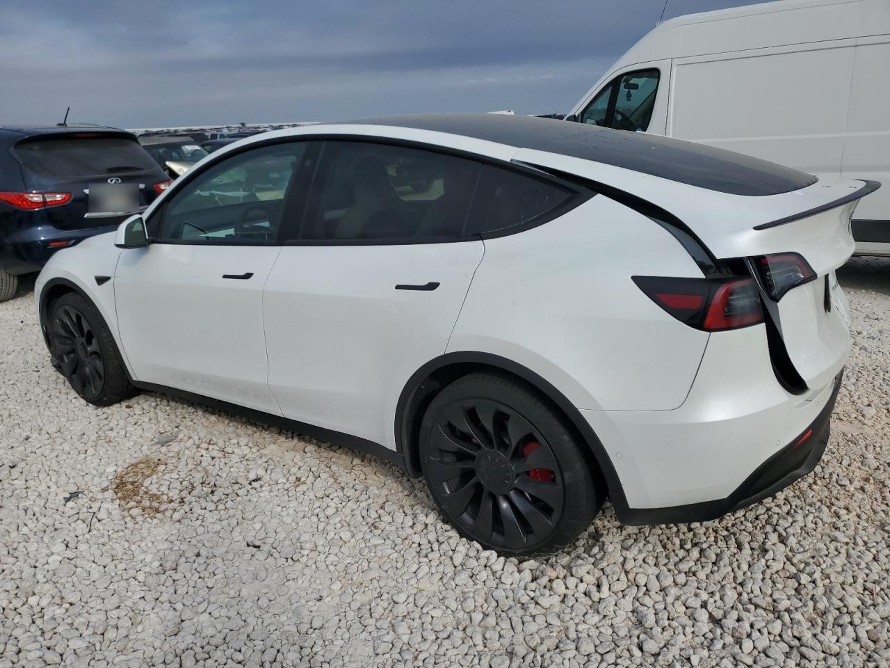 2022 TESLA MODEL Y  VIN:7SAYGDEF5NF543777