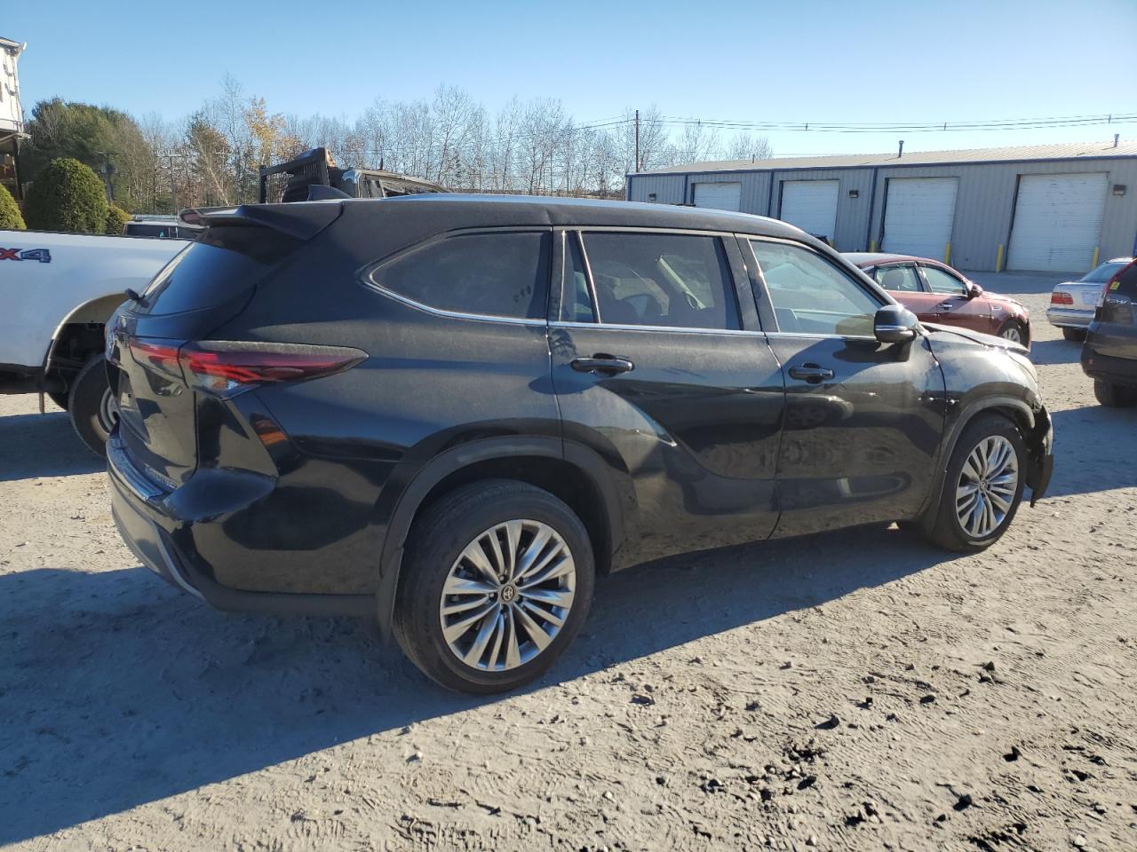 2024 TOYOTA HIGHLANDER LE VIN:5TDKDRBH7RS535664