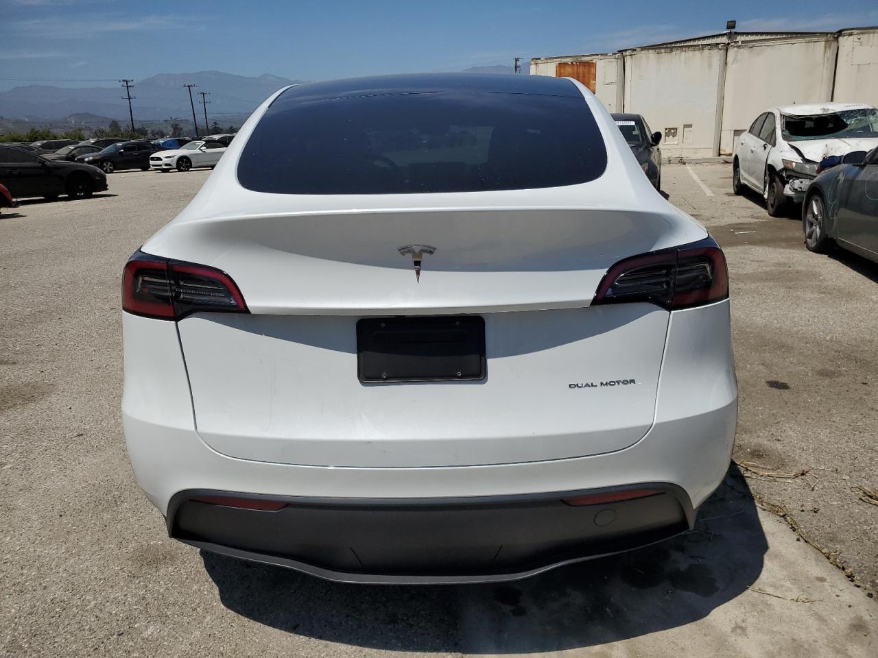 2023 TESLA MODEL Y  VIN:7SAYGDEE3PA124379