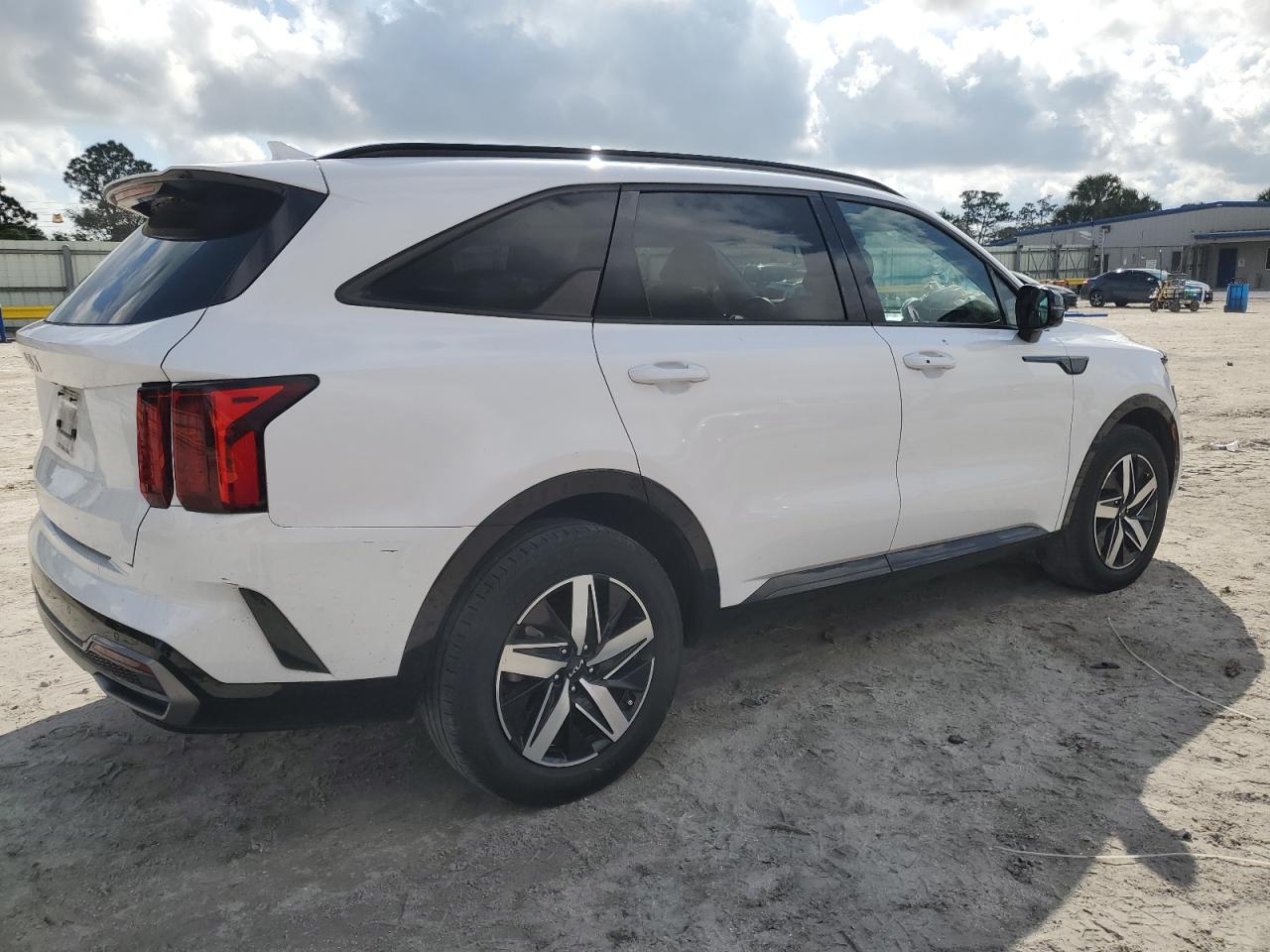 2023 KIA SORENTO S VIN:5XYRL4LC9PG199145