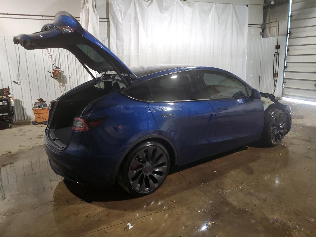 2023 TESLA MODEL Y  VIN:7SAYGDEF2PF705917