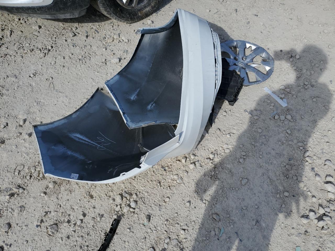 2024 TOYOTA COROLLA LE VIN:JTDBCMFE9R3048036