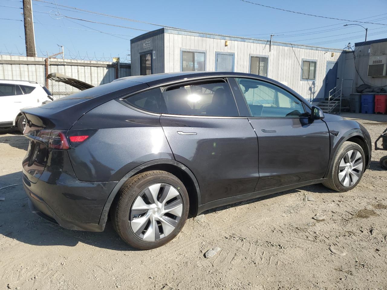 2024 TESLA MODEL Y  VIN:7SAYGDED6RF103975