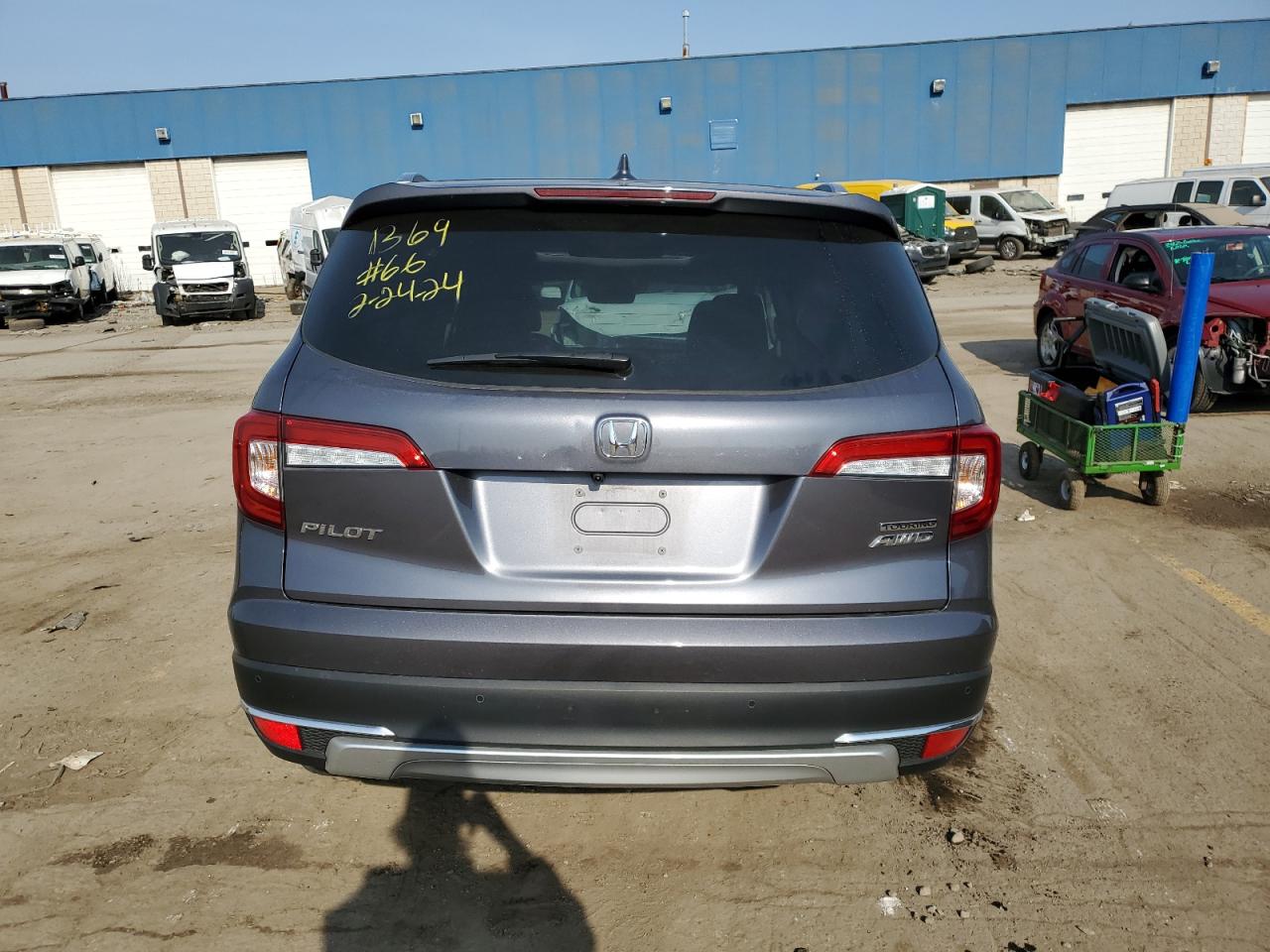 2022 HONDA PILOT TOURING VIN:5FNYF6H62NB061369