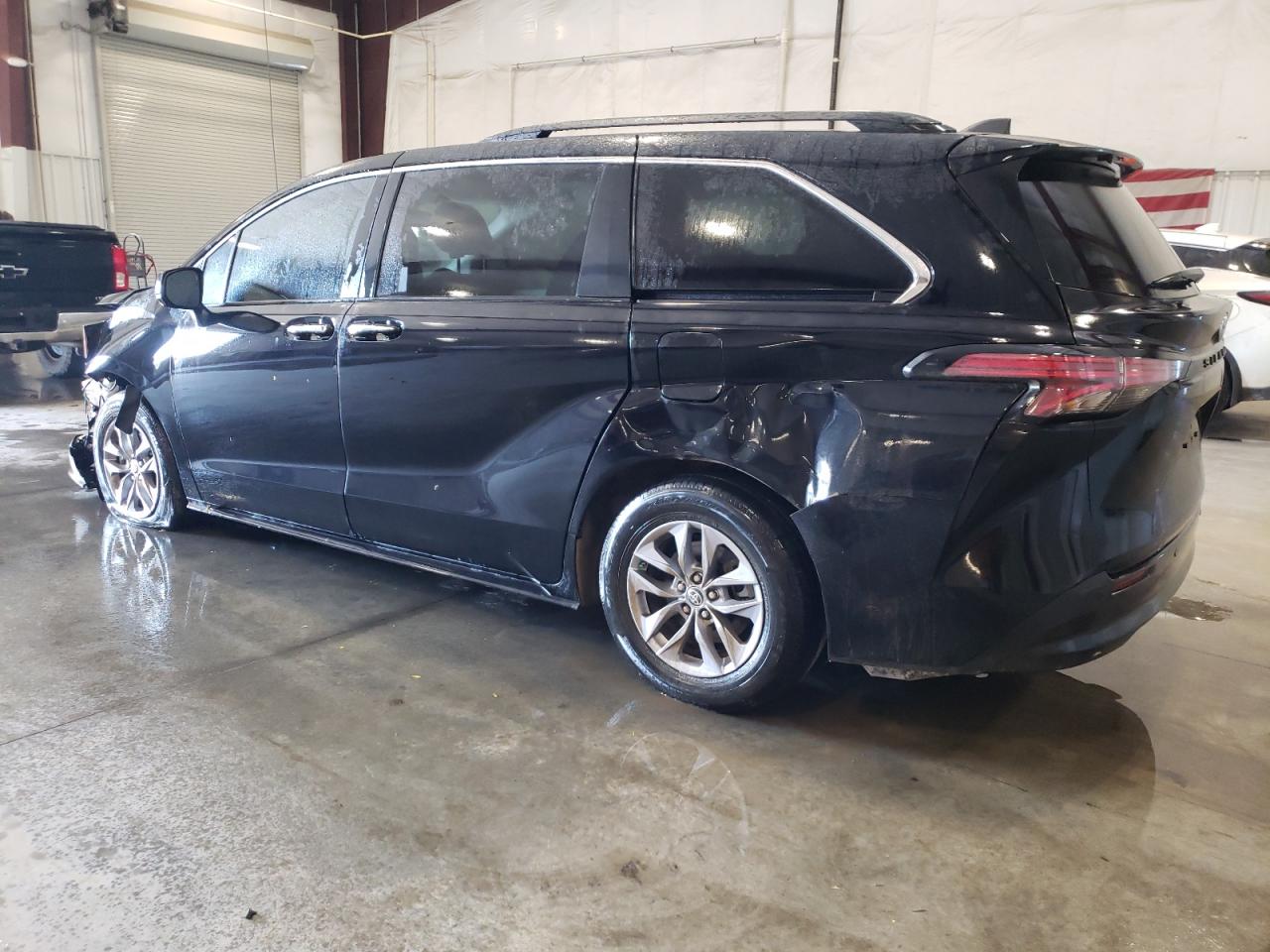 2022 TOYOTA SIENNA XLE VIN:5TDYRKEC5NS121926