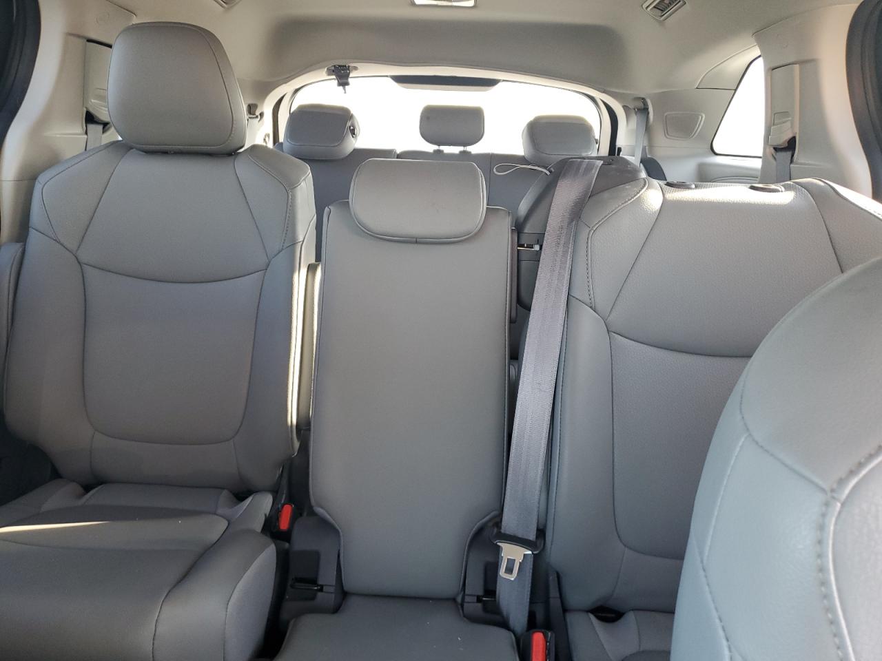 2022 TOYOTA SIENNA XLE VIN:5TDJRKECXNS090898
