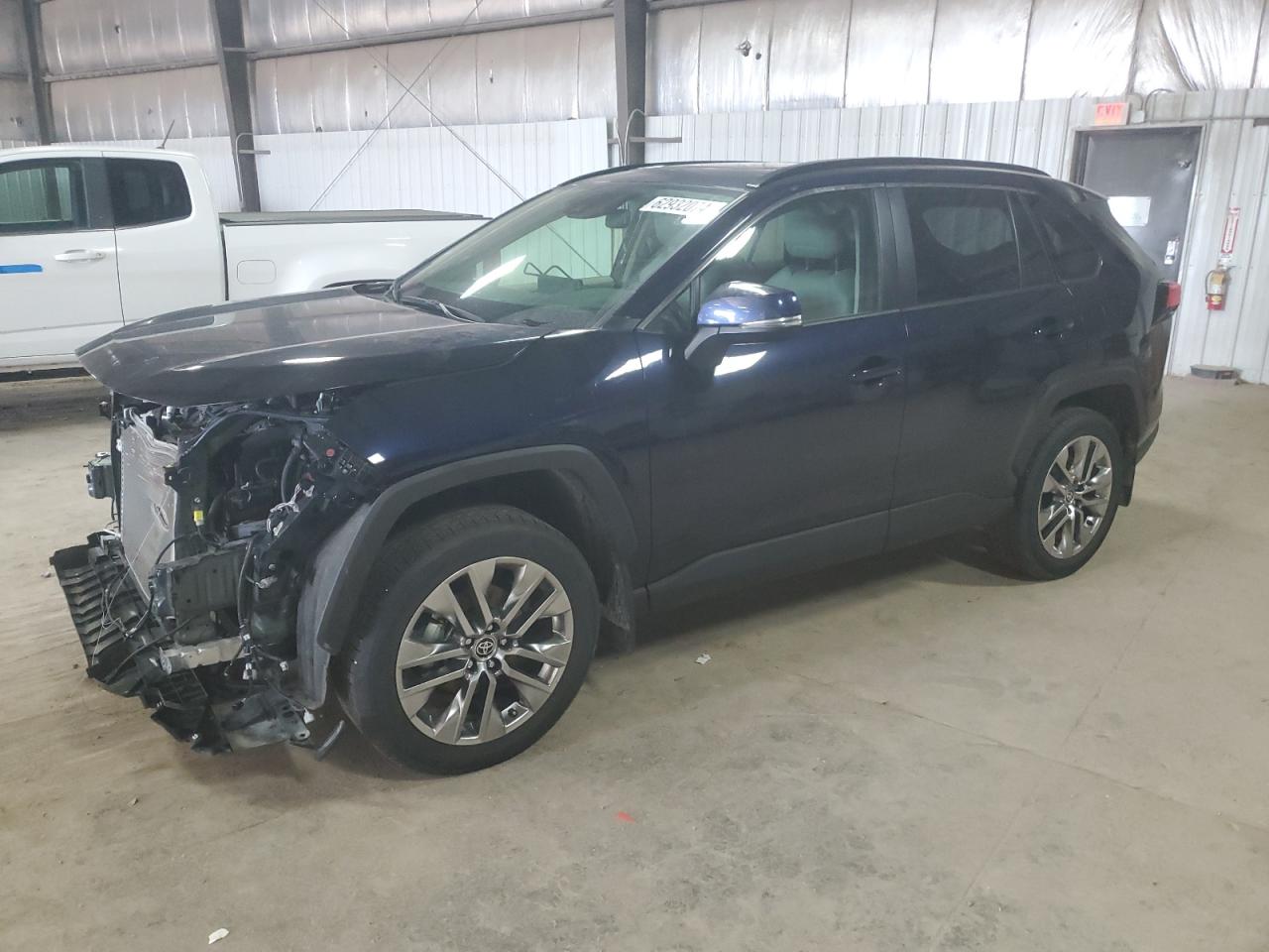 2022 TOYOTA RAV4 XLE PREMIUM VIN:JTMA1RFV4ND085210