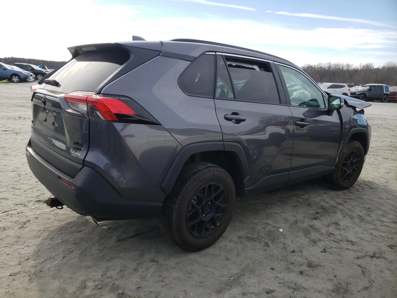 2022 TOYOTA RAV4 XLE VIN:2T3P1RFV7NC305552