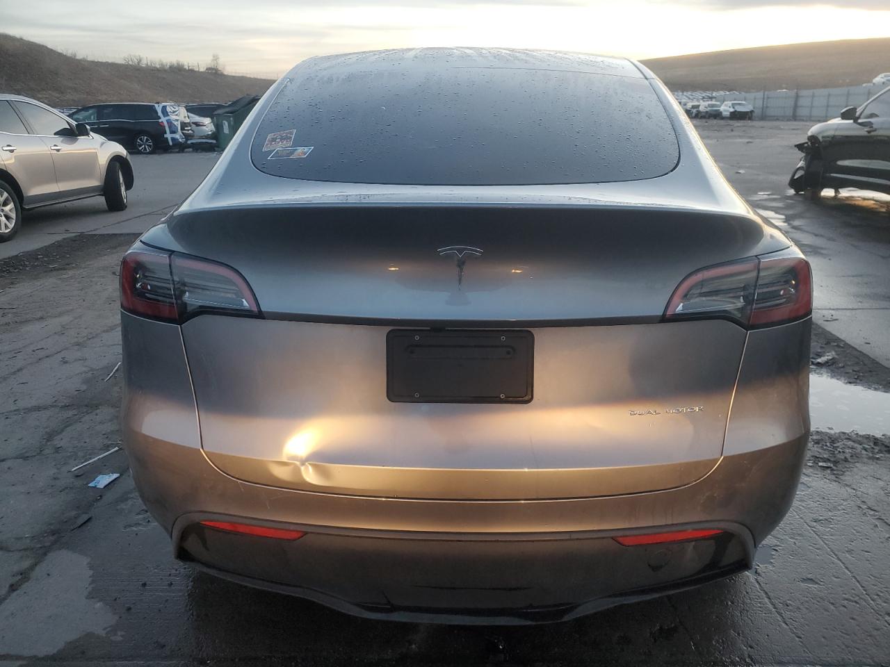 2024 TESLA MODEL Y  VIN:7SAYGDEE0RF156776