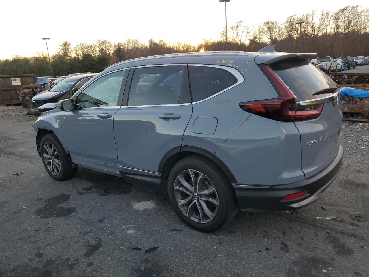 2022 HONDA CR-V TOURING VIN:2HKRW2H97NH609200
