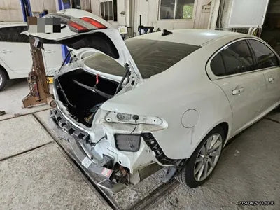 2015 Jaguar XF VIN: