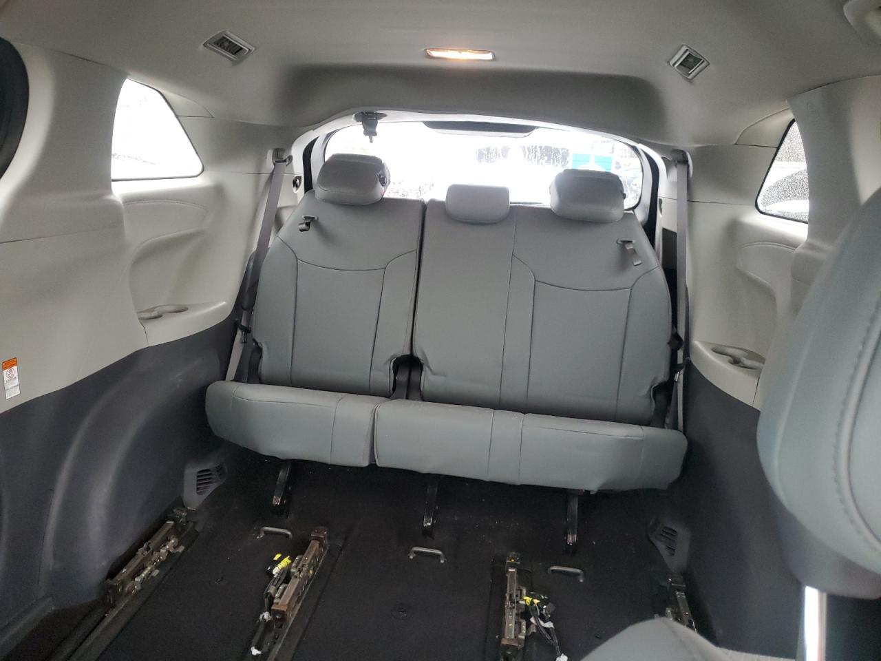 2024 TOYOTA SIENNA XLE VIN:5TDYSKFC8RS150152
