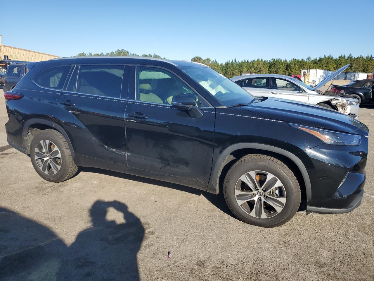 2022 TOYOTA HIGHLANDER HYBRID XLE VIN:5TDGARAH7NS514663